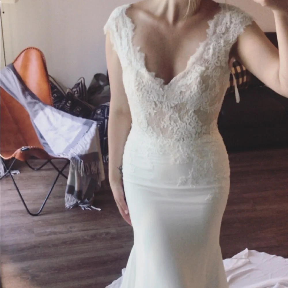 Pronovias Barcelona Atelier Size 2 - Picture 4 of 6